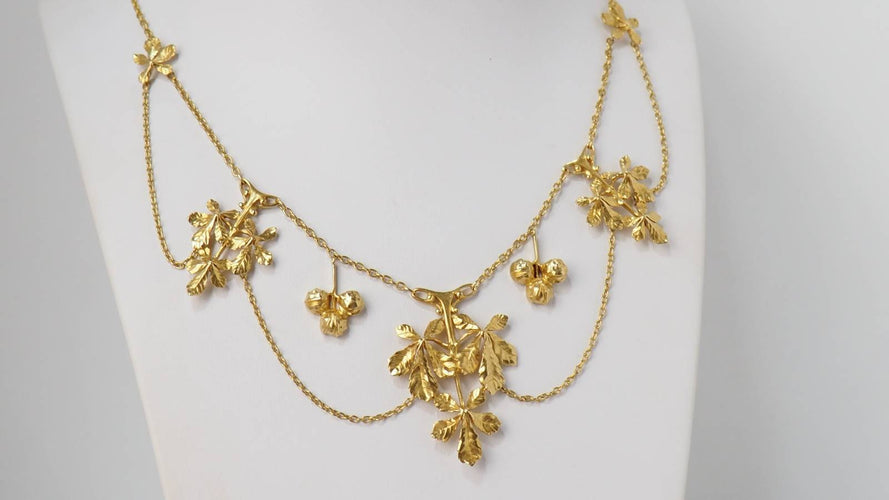 Collier Collier draperie ancien en or jaune 58 Facettes 31302