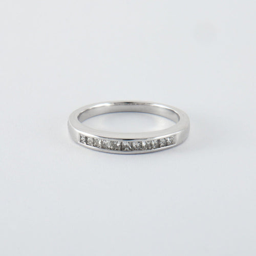 Bague 54 Bague en or blanc & diamants 58 Facettes