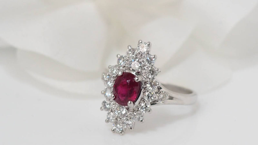 Bague Bague marquise platine rubis ovale et diamants 58 Facettes 31154