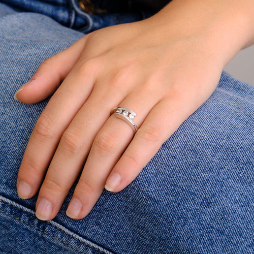 Bague 54 Bague or blanc trilogie diamants 58 Facettes