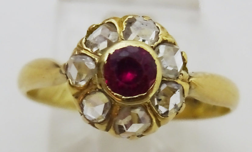 Bague Bague Vintage Rubis et Diamants 58 Facettes