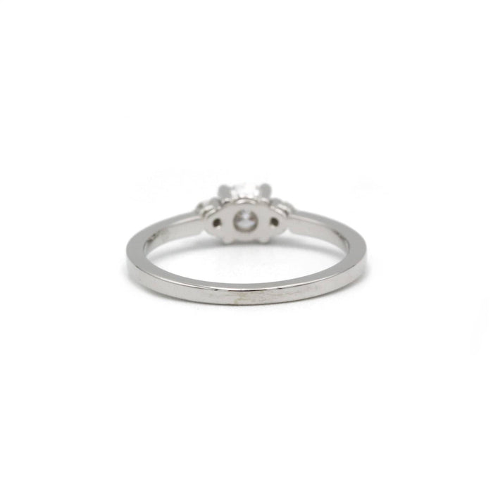 Bague 51 Solitaire accompagné - 0,38 carat D VVS1 58 Facettes 240079R