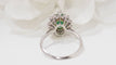 Bague 58.5 Bague marguerite en or blanc; Emeraude et diamants 58 Facettes 31956