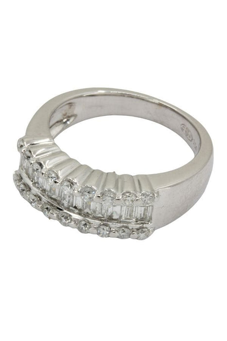 Bague BAGUE MODERNE PAVAGE DIAMANTS 58 Facettes 042901