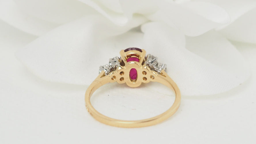 Achetez Bague de fiançailles Rosalind en Or Jaune 585 Rubis 0.33 Carats Poire taillé Achetez Bague de fiançailles Rosalind en Or Jaune 585 Rubis 0.33 Carats Poire taillé