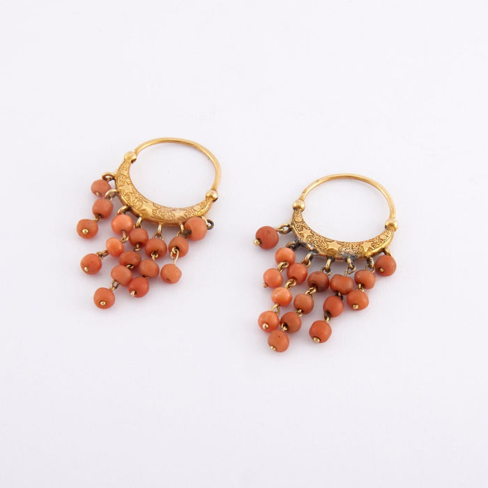 Boucles d'oreilles Paire de pendants en or jaune et corail 58 Facettes