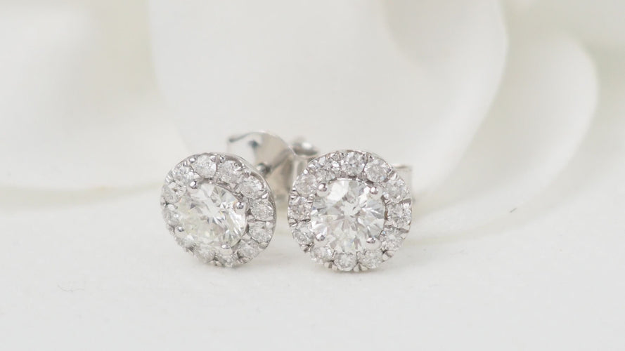 Boucles d'oreilles Boucles d'oreilles marguerite Or blanc Diamants 58 Facettes 31977