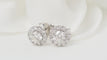 Boucles d'oreilles Boucles d'oreilles marguerite Or blanc Diamants 58 Facettes 31977