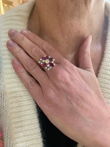 Bague Bague Vintage Diamants 1.10 Carats Rubis 1.30 Carats Or Gris 18 Carats 58 Facettes B318