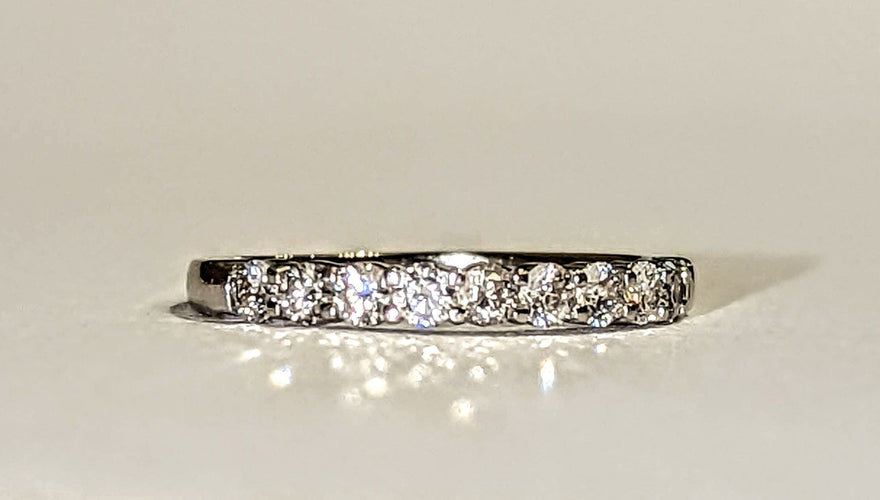 Bague Alliance diamants demi tour 58 Facettes