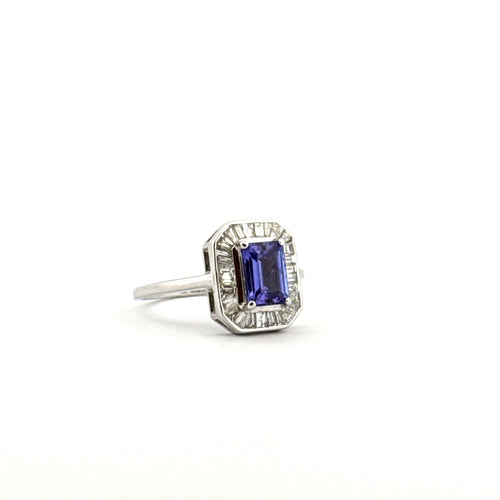 Bague 55 Bague en or blanc 18 carats , tanzanite et diamants baguettes 58 Facettes