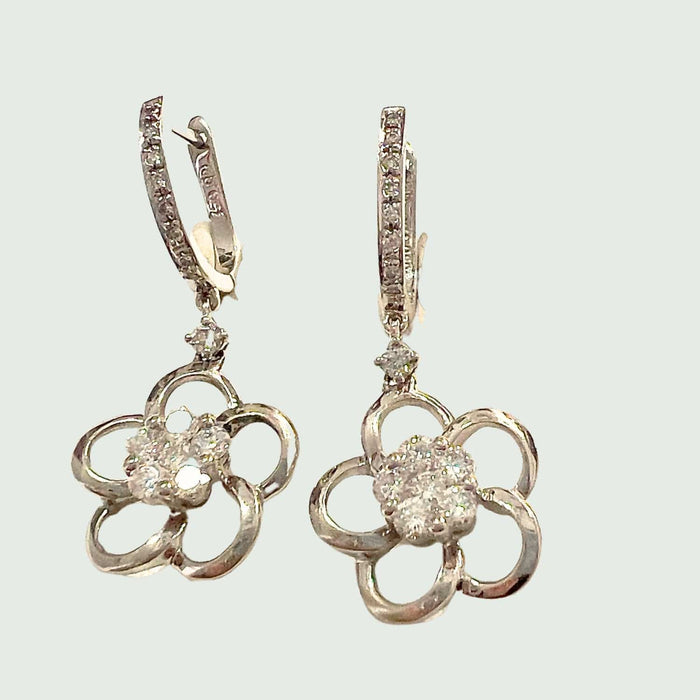 Boucles d'oreilles BOUCLES D'OREILLES FLEURS 58 Facettes Q862A(869)