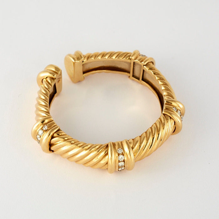 Bracelet Bracelet rigide en or jaune godronné 18 k et diamants 58 Facettes