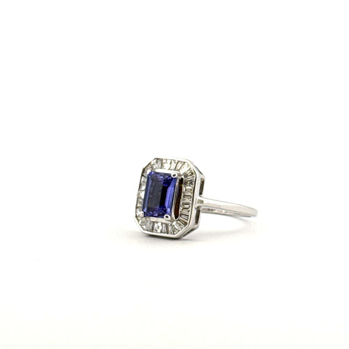 Bague 55 Bague en or blanc 18 carats , tanzanite et diamants baguettes 58 Facettes