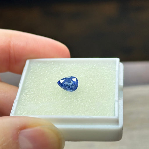 Gemstone Saphir taille poire 1,607 carats 58 Facettes