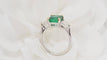 Bague 53.5 Bague émeraude de Colombie, or blanc et diamants triangle 58 Facettes F 4926