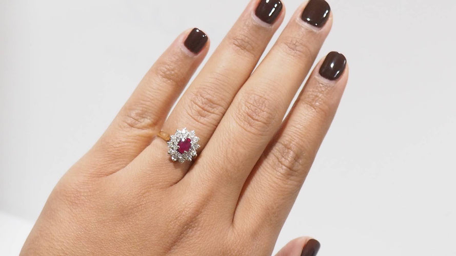 Bague Bague double entourage or blanc et jaune, rubis et diamants 58 Facettes 31150