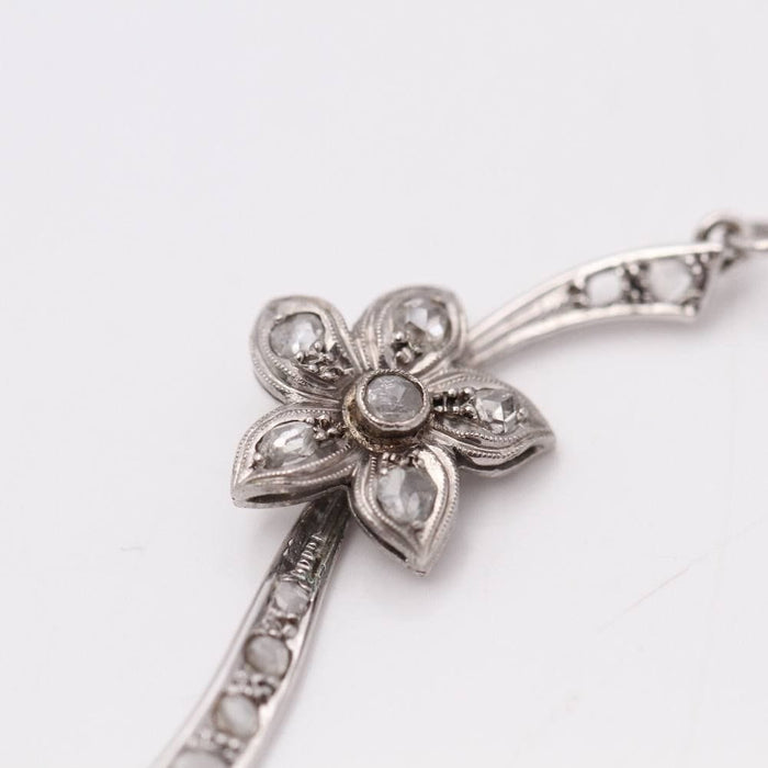 Pendentif Pendentif fleur Or blanc Diamants 58 Facettes E358738B