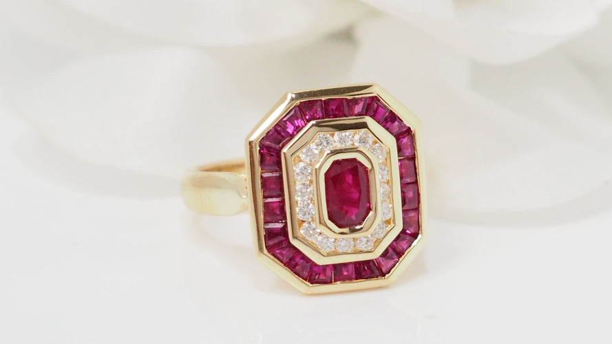 Bague 54 Bague octogonale Or jaune Rubis ovale Diamants 58 Facettes 32519
