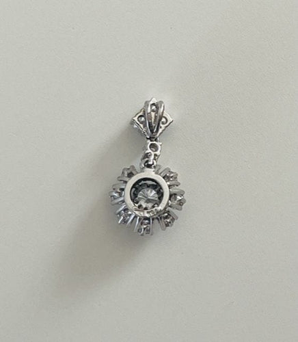 Pendentif Pendentif fleur, diamants et or 58 Facettes