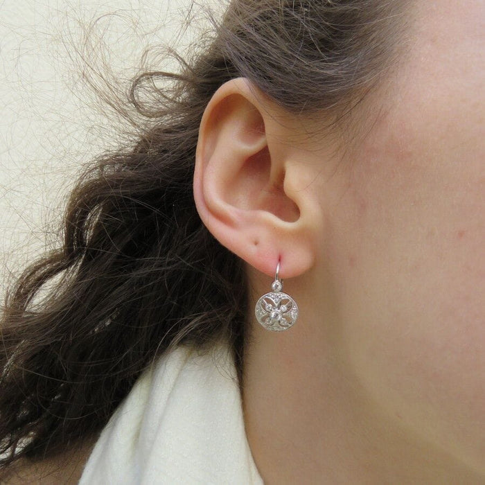 Boucles d'oreilles Boucles d'oreilles pendantes or gris diamants 58 Facettes