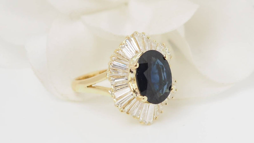 Bague 54 Bague Jupe en or jaune, saphir ovale et diamants 58 Facettes 32522