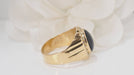66 Signet ring in yellow gold with diamonds 58 Facettes 32196