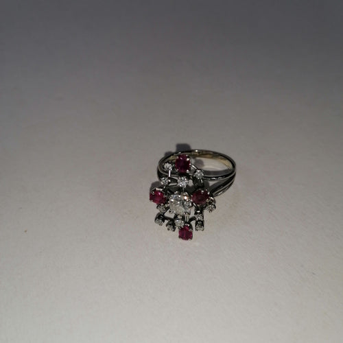 Bague 56 Bague rubis et diamants Année 70 58 Facettes