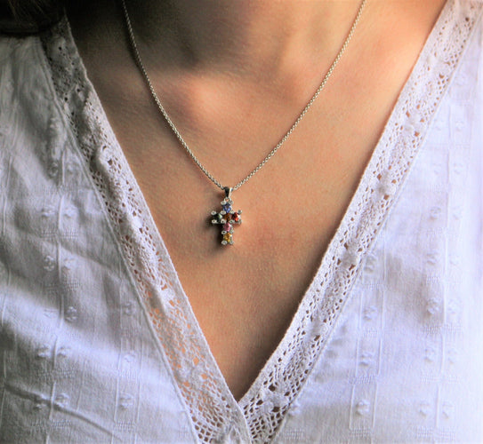Collier Pendentif-chaîne Croix saphirs et diamants 58 Facettes 473
