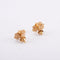 Boucles d'oreilles Paire de boucles d'oreilles fleurs, perle blanche 58 Facettes