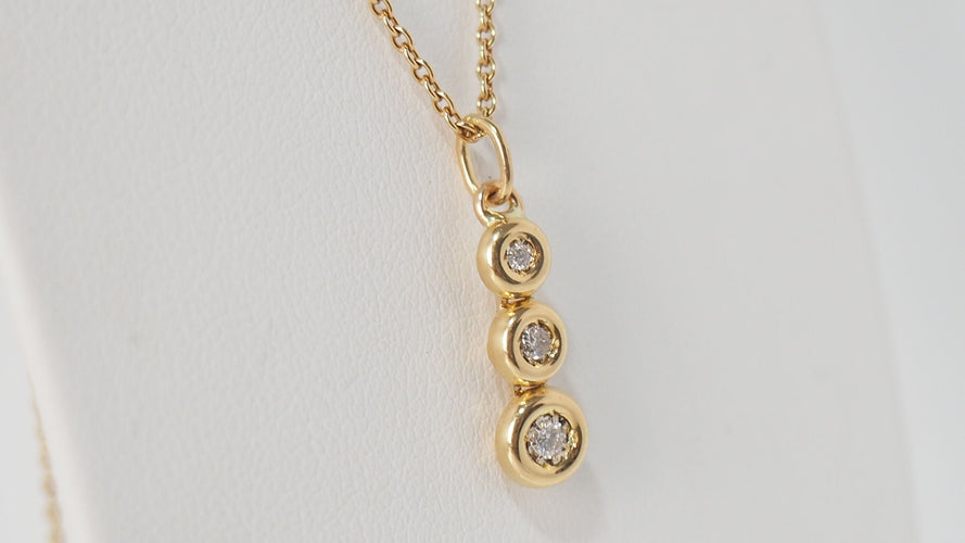 Collier Collier Pendentif Or Jaune Et Diamants 58 Facettes radex