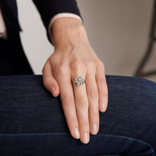 Bague 51 Bague "fleur" or blanc et diamants 58 Facettes P10L5
