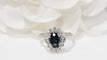 Bague 54 Bague marguerite en or blanc, saphir et diamants 58 Facettes 32002