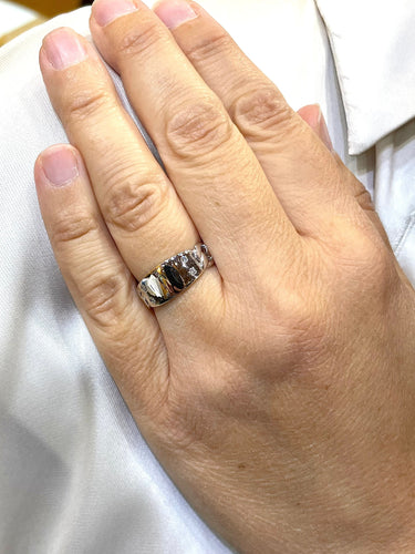 Bague 54 Bague en or blanc, diamants 58 Facettes