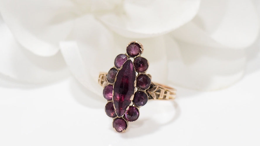 Bague 53 Bague marquise ancienne en or rose et grenats 58 Facettes 32066