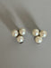 White gold and pearl clip-on earrings 58 Facettes 5219
