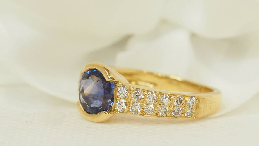 Bague Bague en or jaune, saphir de Ceylan et diamants 58 Facettes F4830