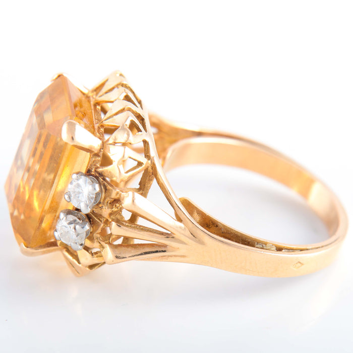 Bague 54 Bague citrine et ses 4 diamants 58 Facettes