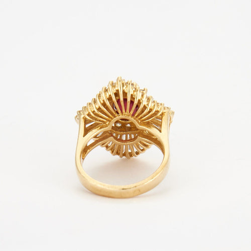 Bague 52 Bague en Or jaune, rubis, diamants 58 Facettes