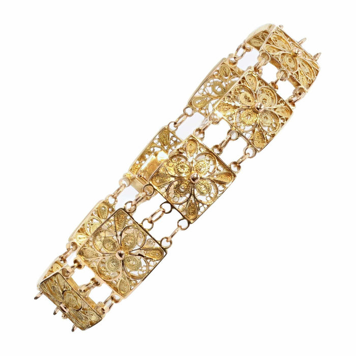 Bracelet Bracelet en or à maillons carrés filigranés 58 Facettes 21-047