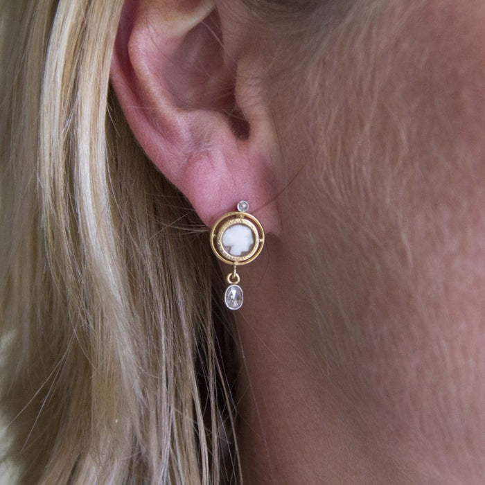Boucles d'oreilles Boucles d'oreilles camées et diamants 58 Facettes 16-059