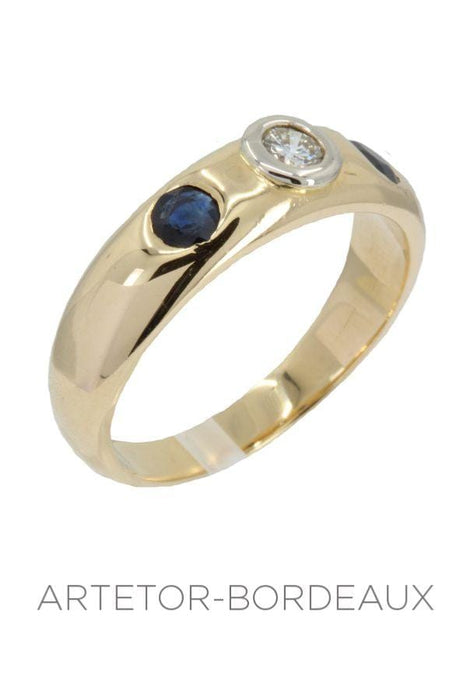 Sapphire and diamond bangle ring