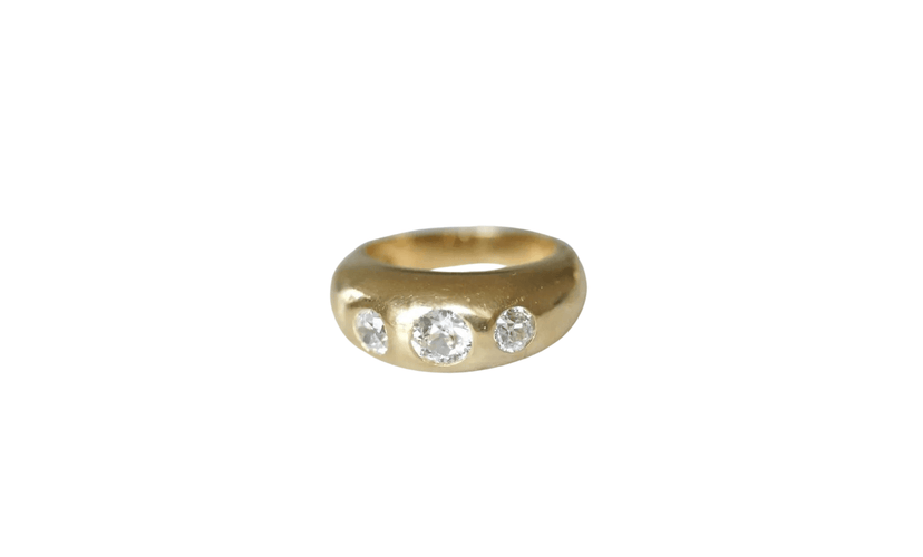 Bague Bague jonc or jaune et trois diamants 58 Facettes