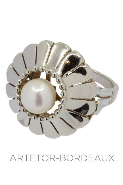 Vintage pearl ring