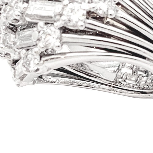 Bague 49 Bague dôme Van Cleef & Arpels en platine et diamants. 58 Facettes 29356-1
