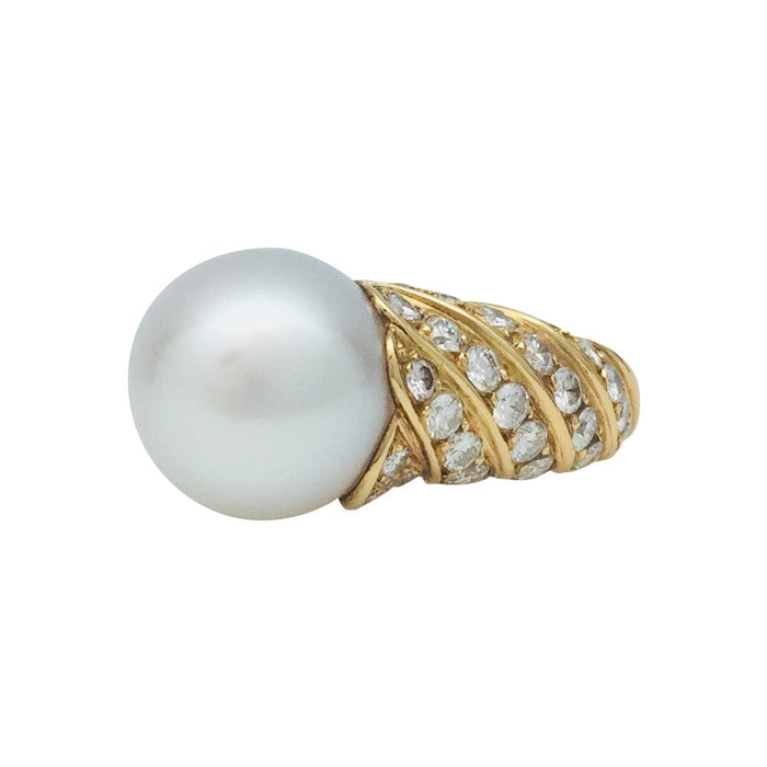 Ring 54 Tabbah yellow gold ring, white pearl and diamonds. 58 Facettes 21249
