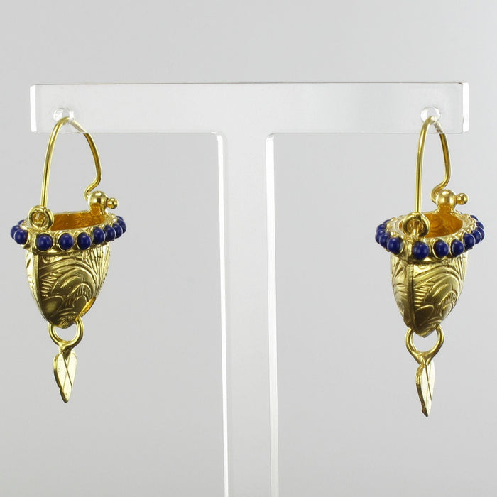 Boucles d'oreilles Boucles d'oreilles Paniers de vermeil et perles bleues 58 Facettes EO032