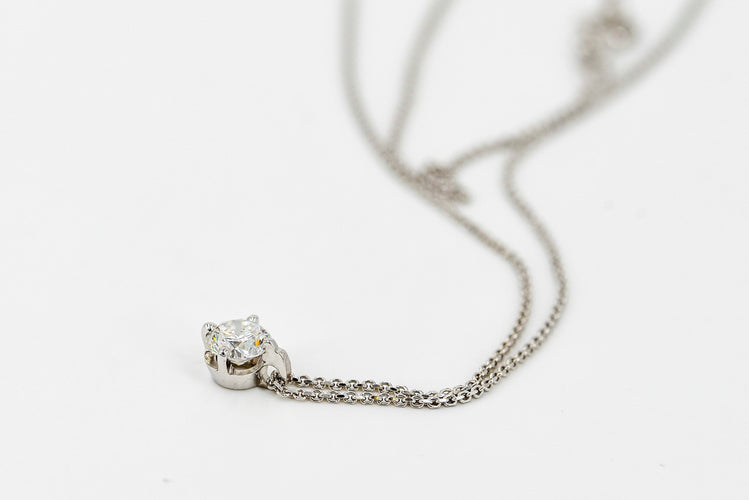 Collier Collier Chaîne + pendentif Or blanc Diamant 58 Facettes 05592CD