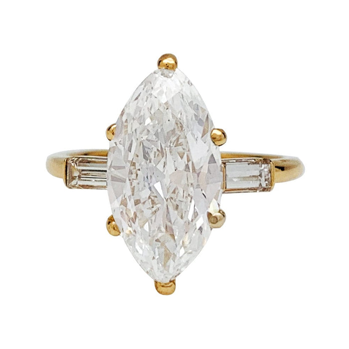 Bague Cartier en or jaune, diamant navette 3,15 carats.