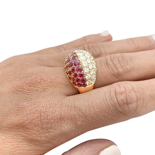 Bague 57 Bague dôme en or jaune diamants et rubis. 58 Facettes 30527